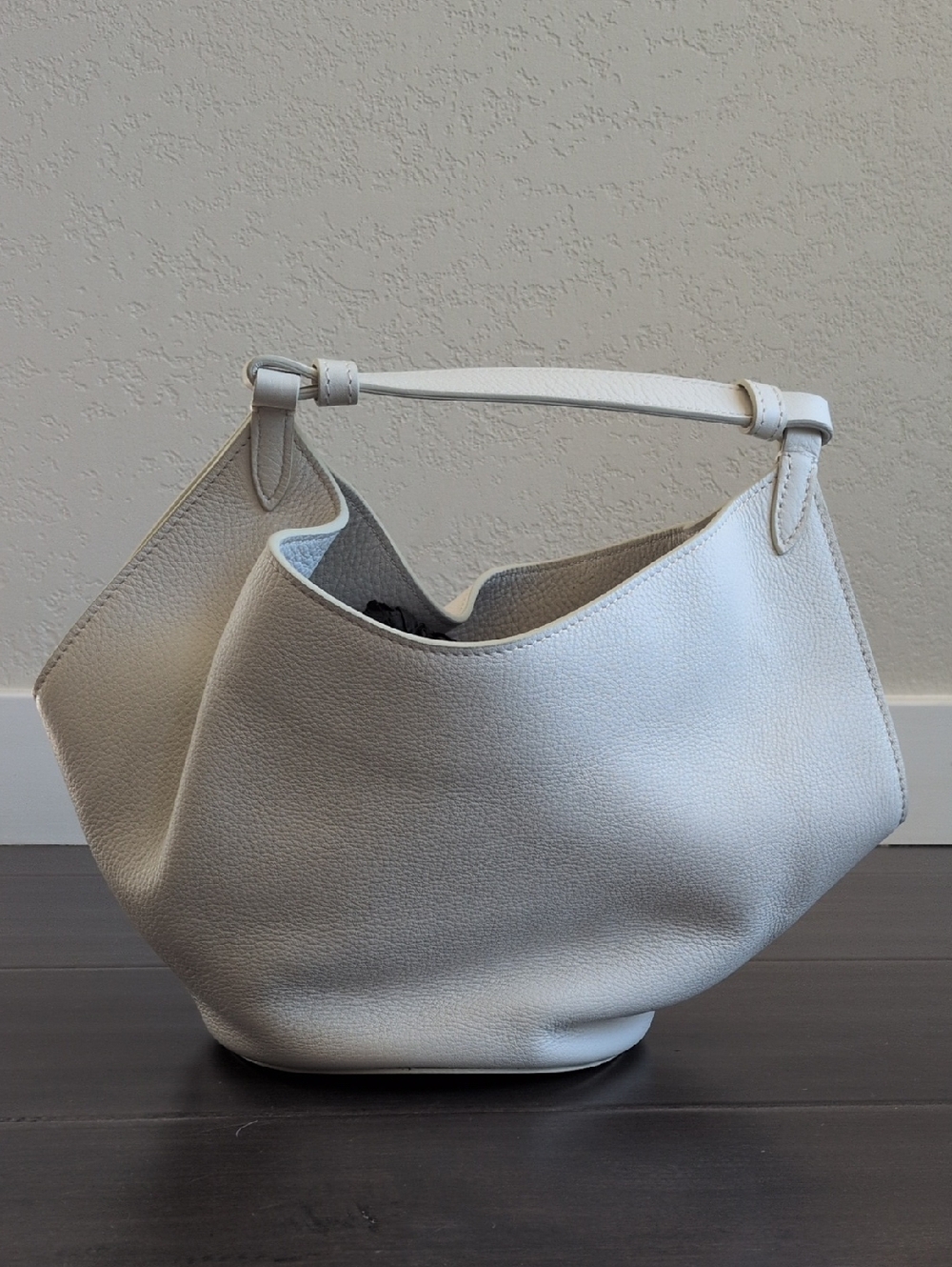 KHAITE Cream Pebble Leather Bag - Picture 5 of 8